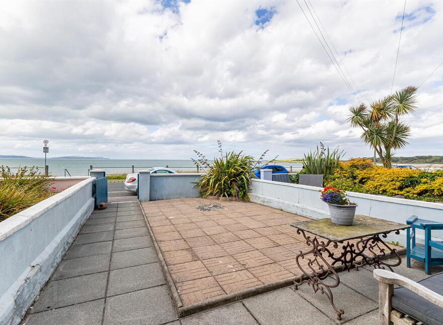 16 Ballyholme Esplanade, Bangor, BT20 5LZ