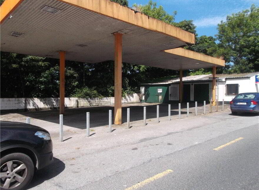 Garage & Forecourt, Mullinavat