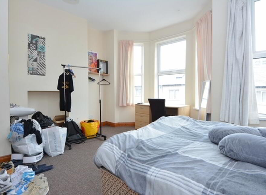 67 Dunluce Avenue, Lisburn Road, Belfast, BT9 7AW