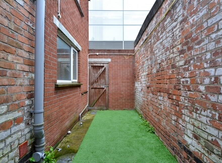 67 Dunluce Avenue, Lisburn Road, Belfast, BT9 7AW
