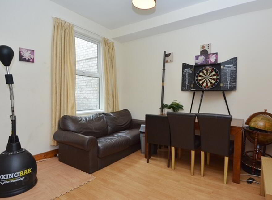 67 Dunluce Avenue, Lisburn Road, Belfast, BT9 7AW
