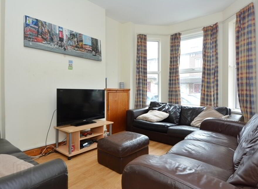 67 Dunluce Avenue, Lisburn Road, Belfast, BT9 7AW