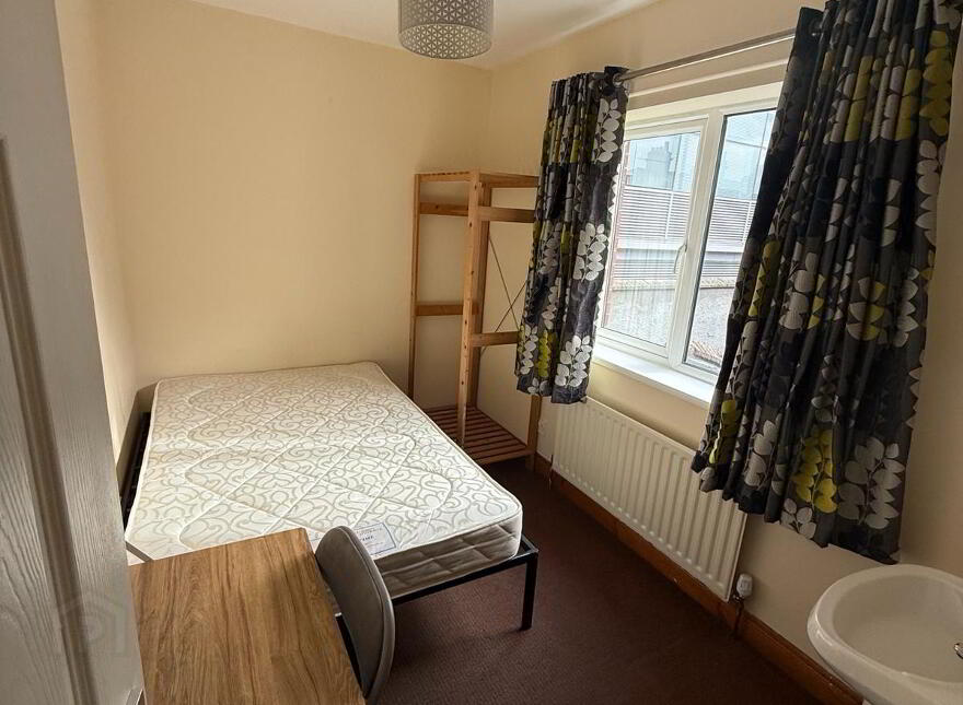 67 Dunluce Avenue, Lisburn Road, Belfast, BT9 7AW