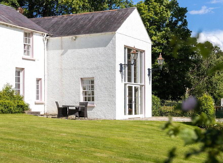 Ballyaughlis Lodge, 238 Ballylesson Road, Drumbo, Lisburn, BT27 5TS