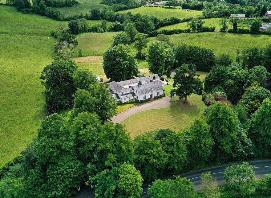 Ballyaughlis Lodge, 238 Ballylesson Road, Drumbo, Lisburn, BT27 5TS