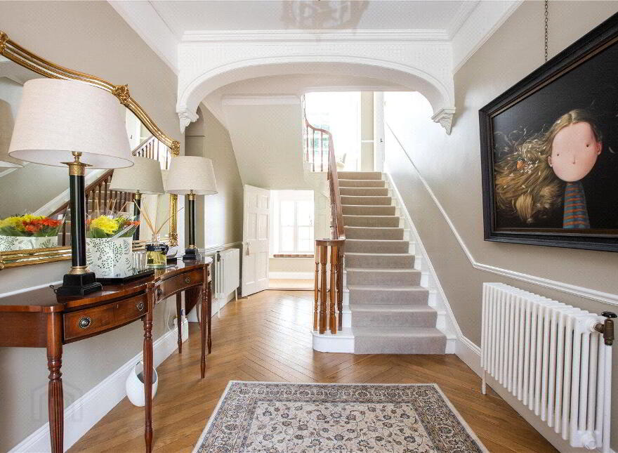 Ballyaughlis Lodge, 238 Ballylesson Road, Drumbo, Lisburn, BT27 5TS