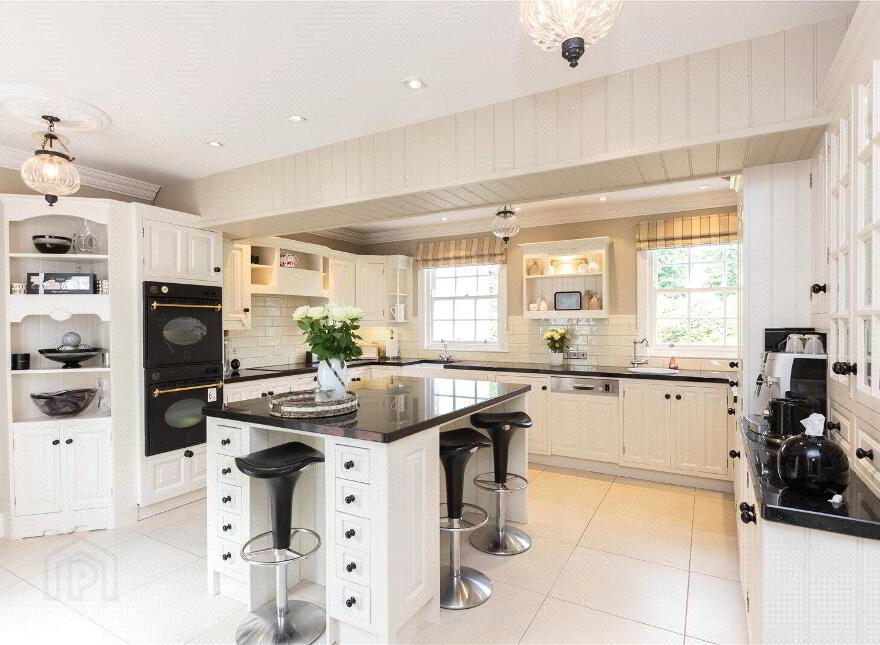 Ballyaughlis Lodge, 238 Ballylesson Road, Drumbo, Lisburn, BT27 5TS