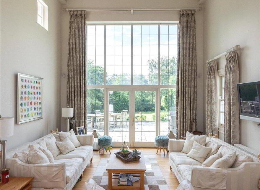 Ballyaughlis Lodge, 238 Ballylesson Road, Drumbo, Lisburn, BT27 5TS