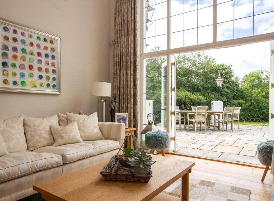 Ballyaughlis Lodge, 238 Ballylesson Road, Drumbo, Lisburn, BT27 5TS