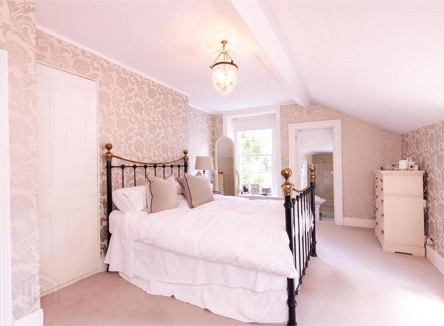 Ballyaughlis Lodge, 238 Ballylesson Road, Drumbo, Lisburn, BT27 5TS