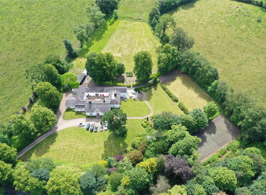 Ballyaughlis Lodge, 238 Ballylesson Road, Drumbo, Lisburn, BT27 5TS