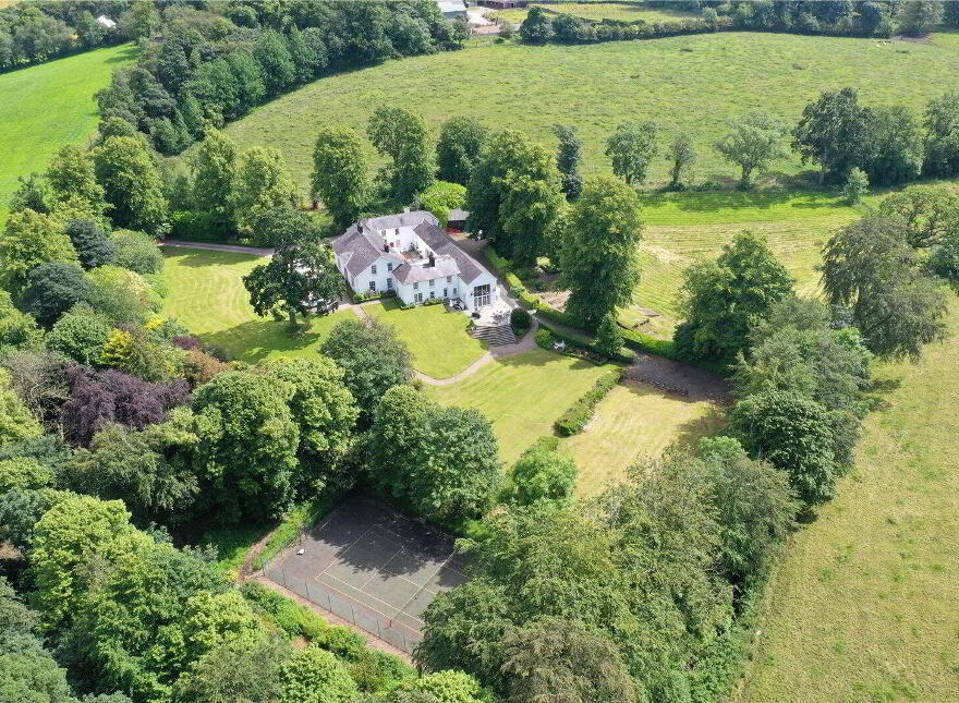 Ballyaughlis Lodge, 238 Ballylesson Road, Drumbo, Lisburn, BT27 5TS