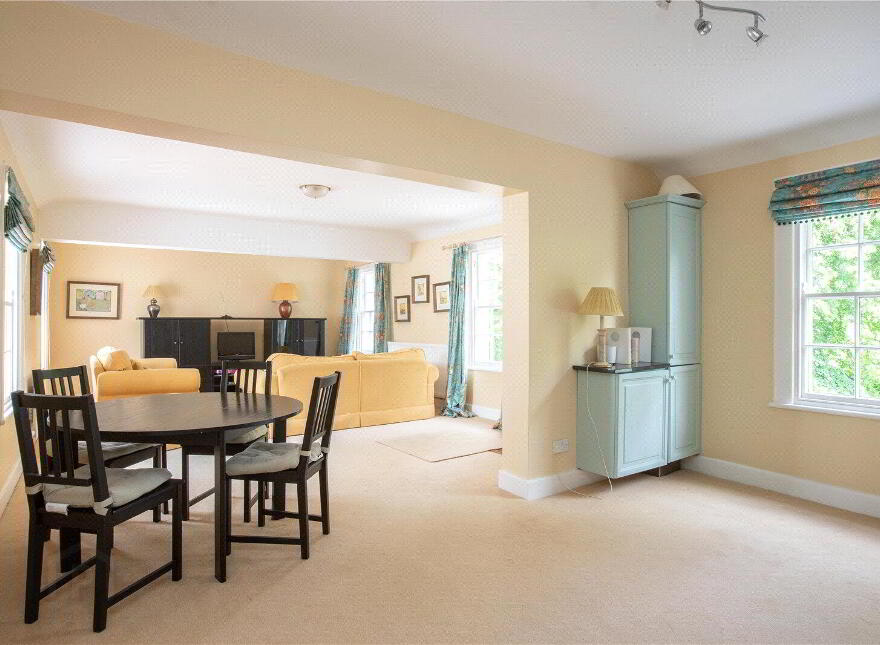 Ballyaughlis Lodge, 238 Ballylesson Road, Drumbo, Lisburn, BT27 5TS