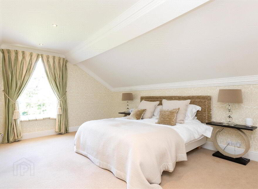 Ballyaughlis Lodge, 238 Ballylesson Road, Drumbo, Lisburn, BT27 5TS