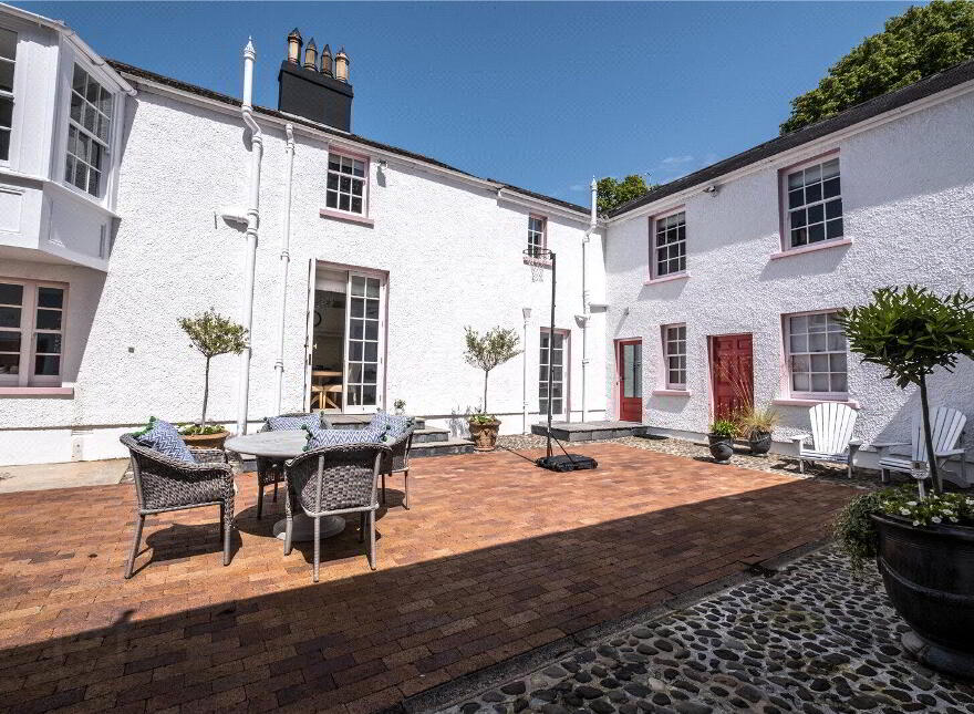 Ballyaughlis Lodge, 238 Ballylesson Road, Drumbo, Lisburn, BT27 5TS