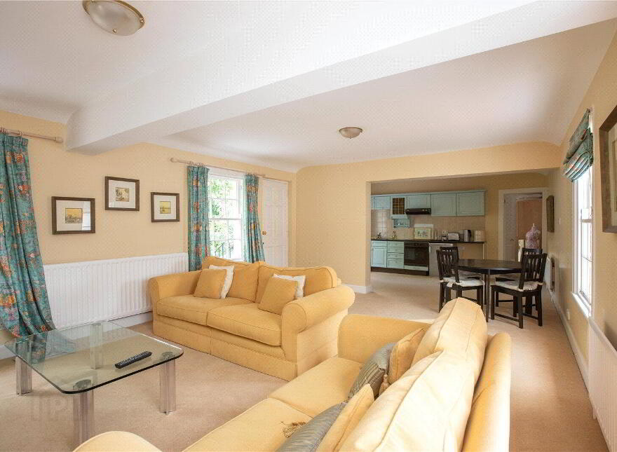 Ballyaughlis Lodge, 238 Ballylesson Road, Drumbo, Lisburn, BT27 5TS
