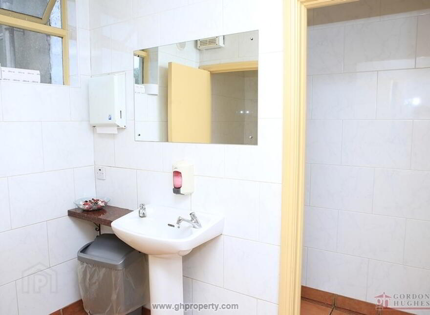 "Priors @ High St", Ballinamore, N41VX22