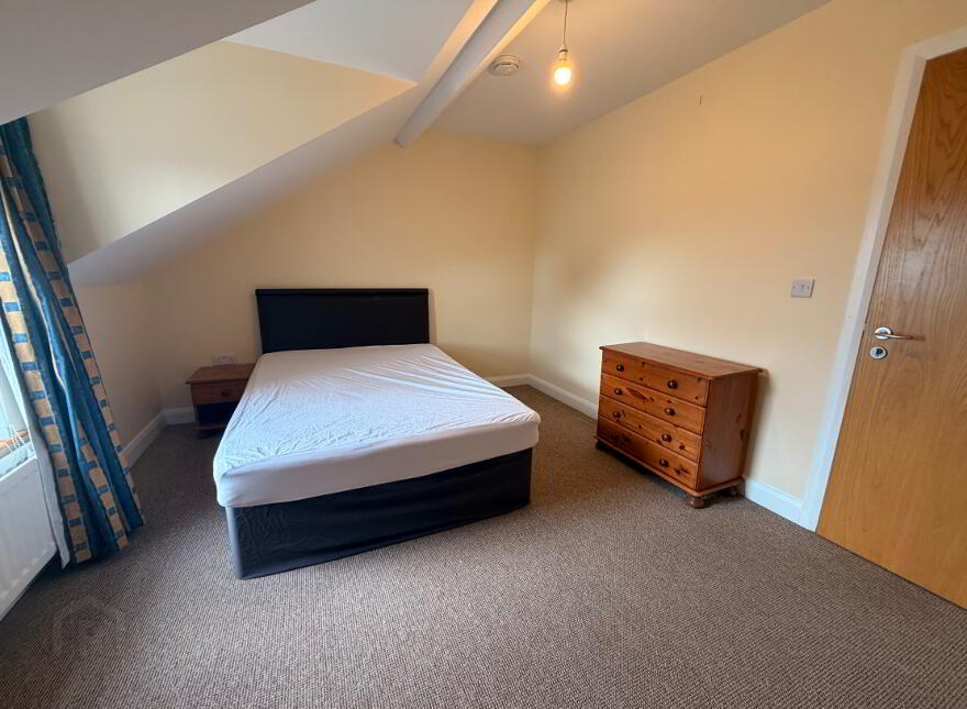 39 Ulsterville Gardens, Lisburn Road, Belfast, BT9 7BA