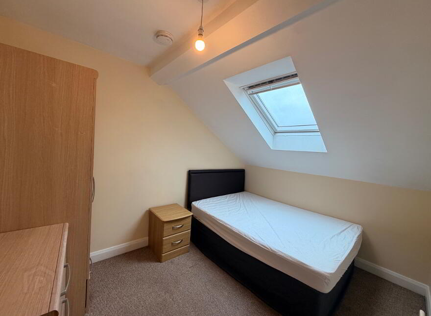 39 Ulsterville Gardens, Lisburn Road, Belfast, BT9 7BA