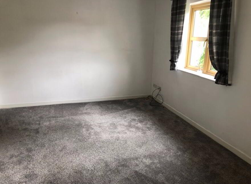 35 Woodrow Gardens, Saintfield, Ballynahinch, BT24 7WG