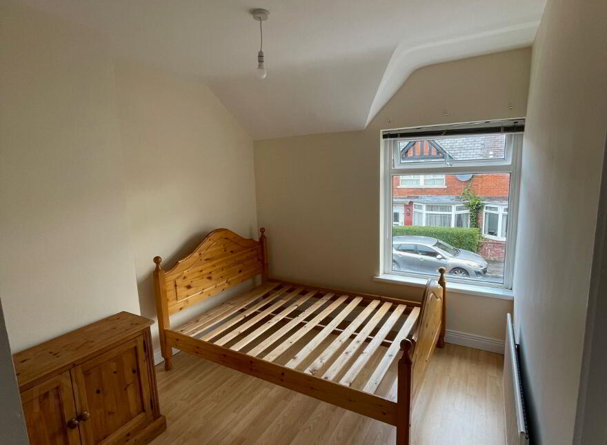 28 Whitehall Parade, Belfast, BT7 3GX