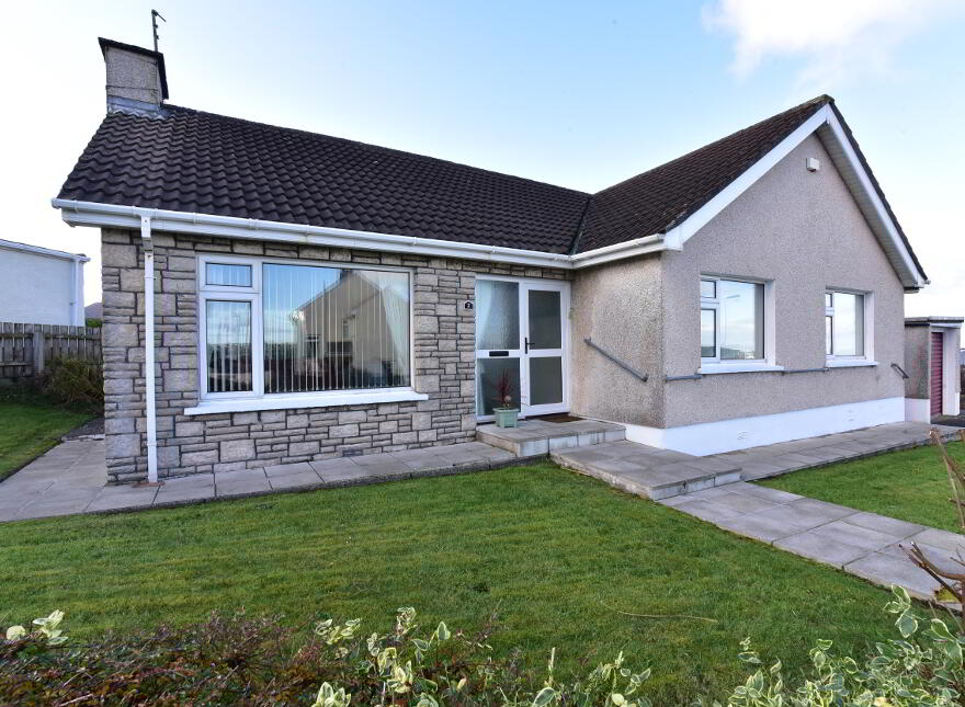 2 Seaview Drive North (holiday Let 2023), Portstewart, BT55 7JY photo