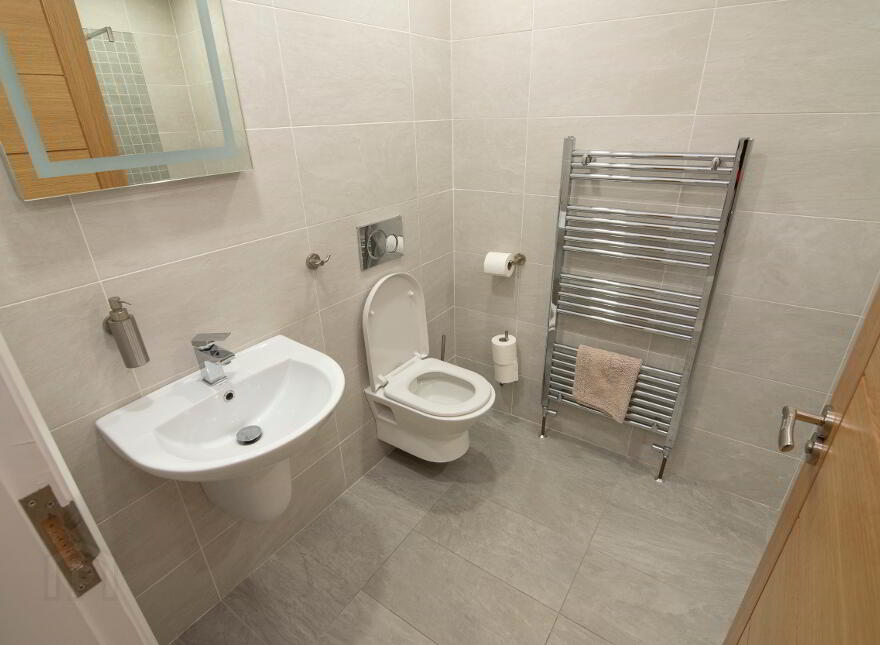 Flat 4, 14 Kerr Street, Portrush, BT56 8DG