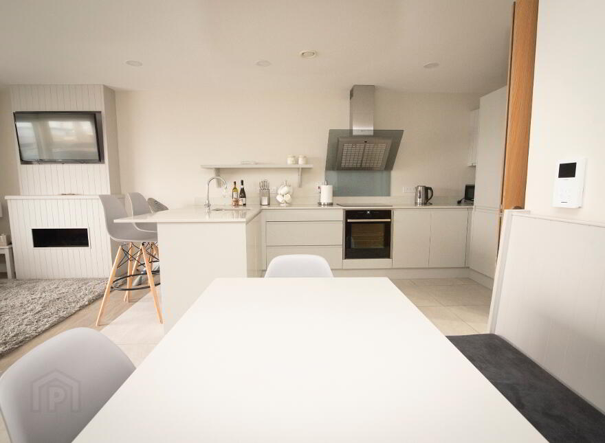 Flat 4, 14 Kerr Street, Portrush, BT56 8DG