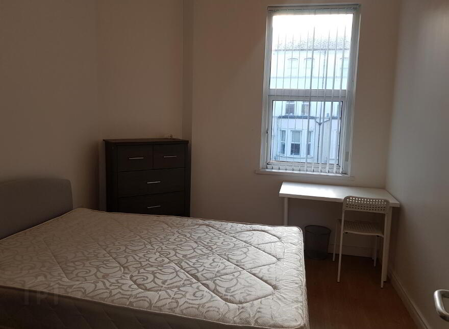 Room 3, 85 Wellington Park, Belfast, BT9 6DP