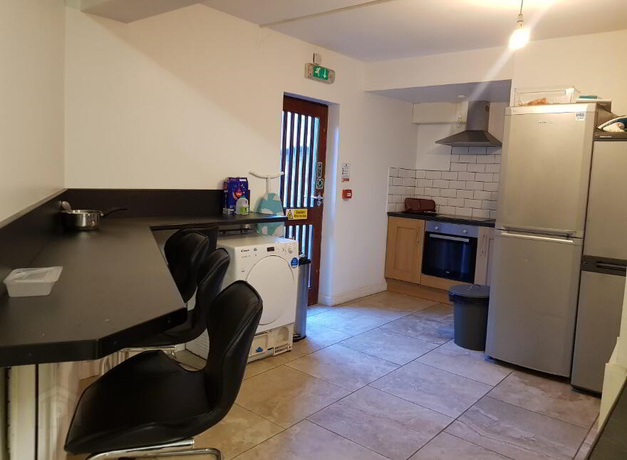 Room 3, 85 Wellington Park, Belfast, BT9 6DP