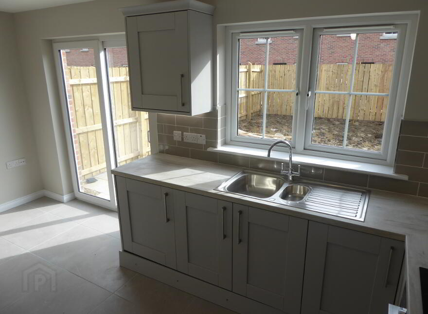 18 Broadway Link, Belfast, BT12 6EX