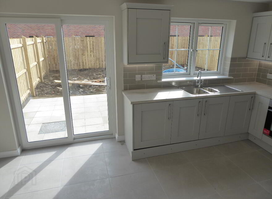 18 Broadway Link, Belfast, BT12 6EX