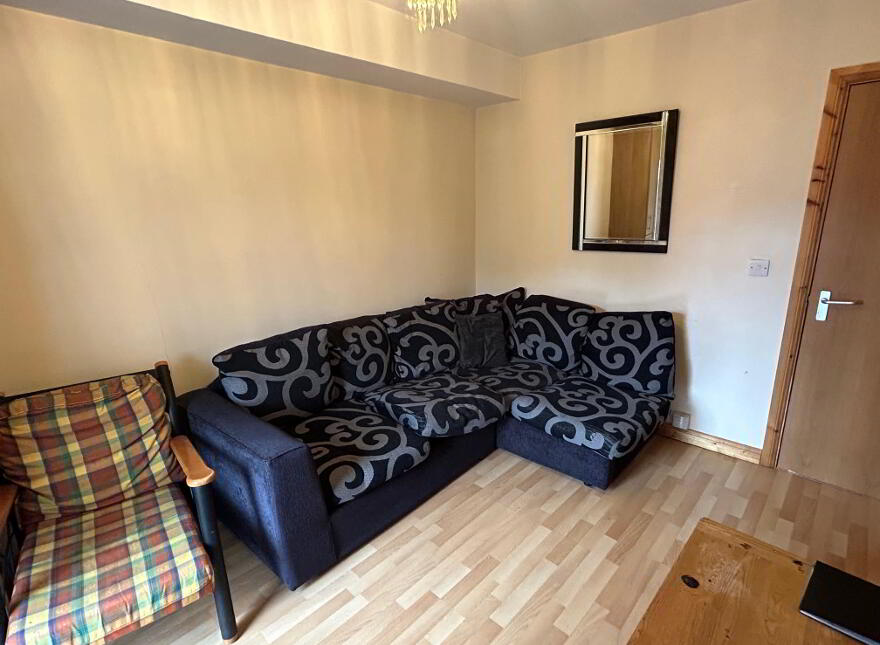 Great Apartment, 41E Agincourt Avenue, Queens Quarter, Belfast, BT7 1QA