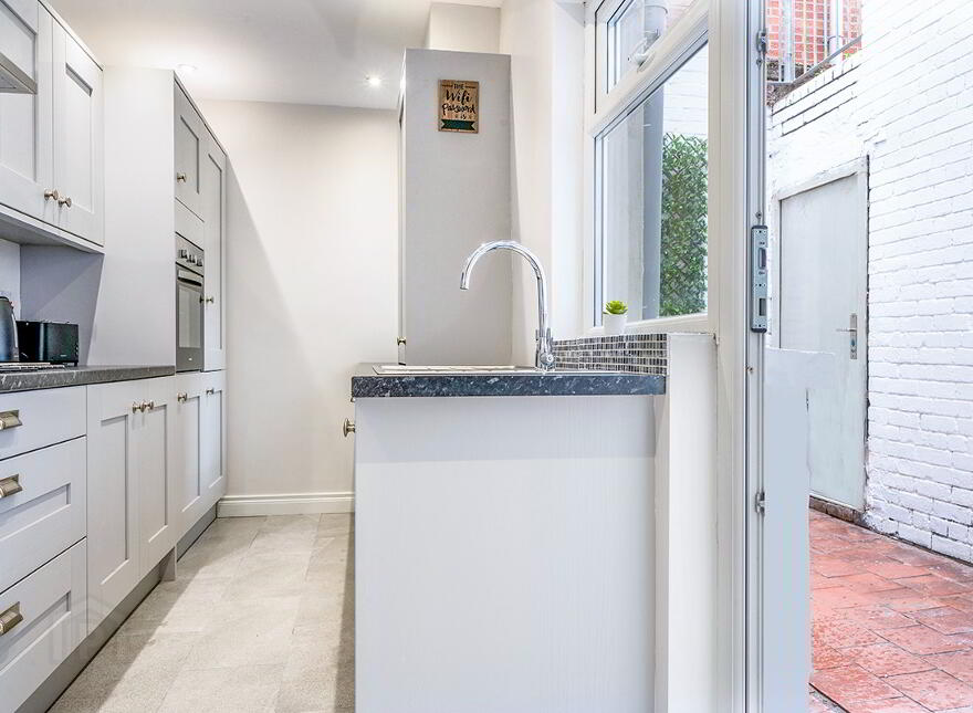 33 Colenso Parade, Stranmillis, Belfast, BT9 5AN