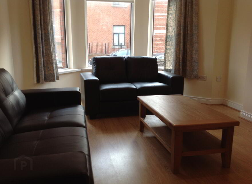 71 Fitzwilliam Street Apt 1, Belfast, BT9 6AX