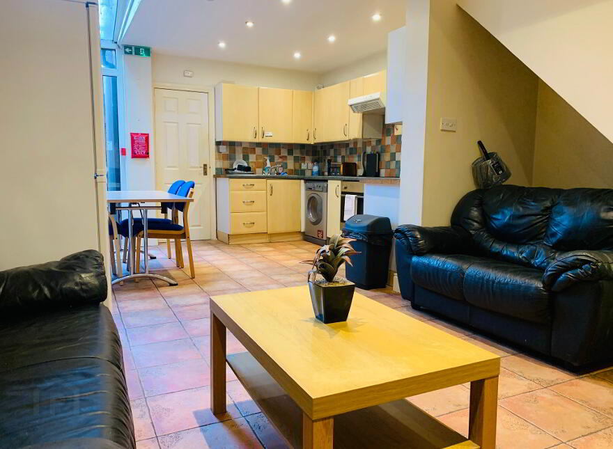 Donegall Road, Room1, All Utility Bills Included, Belfast, BT12 5NB