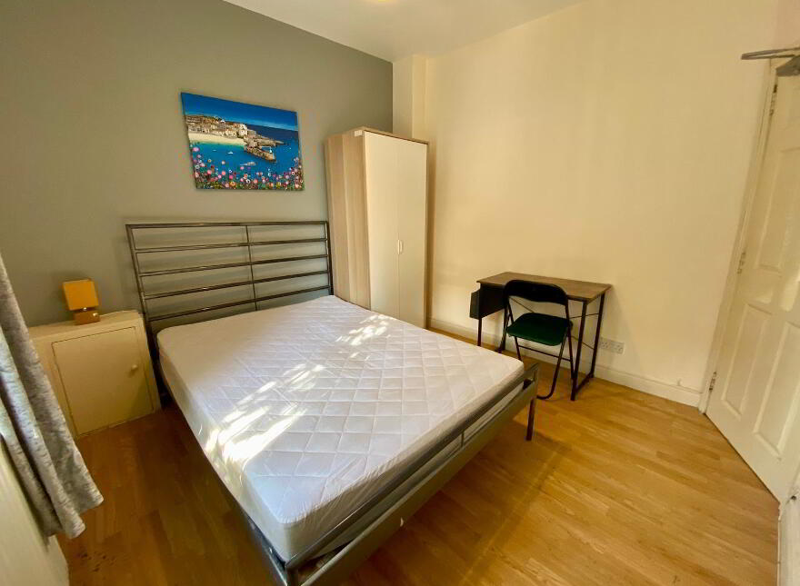 Donegall Road, Room1, All Utility Bills Included, Belfast, BT12 5NB