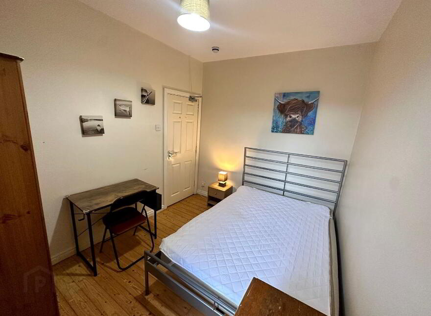 Donegall Road, Room1, & Room 3. All Utility Bills Included, Belfast, BT12 5NB