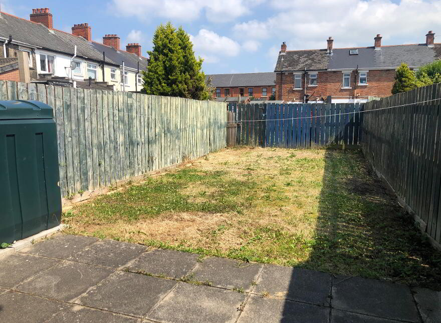 2 Lisavon Parade, Belfast, BT4 1LE