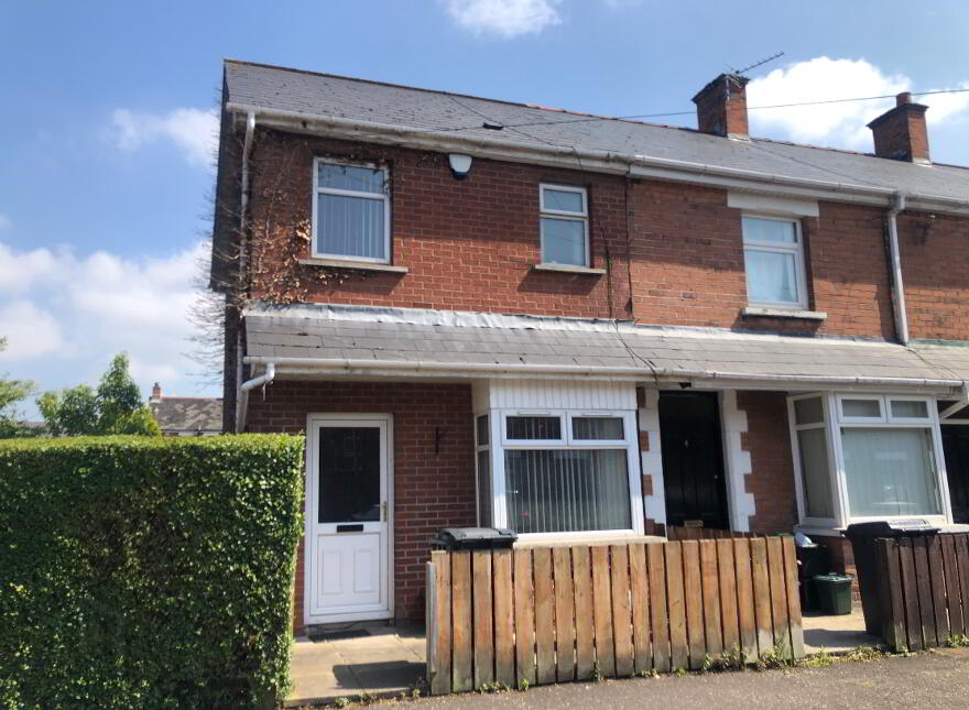 2 Lisavon Parade, Belfast, BT4 1LE