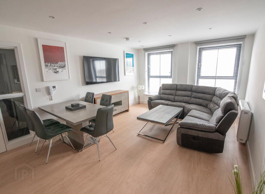10 Coastal Links Apts, 33-35 Main Street, Portrush, BT56 8FU