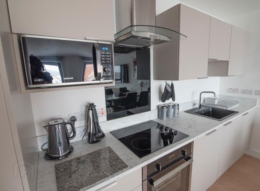 10 Coastal Links Apts, 33-35 Main Street, Portrush, BT56 8FU