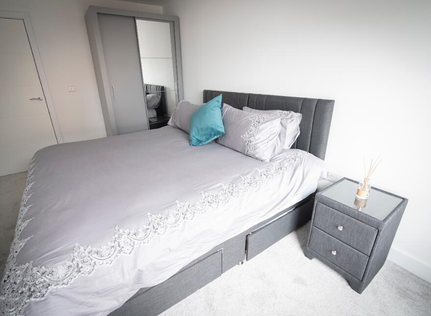 10 Coastal Links Apts, 33-35 Main Street, Portrush, BT56 8FU