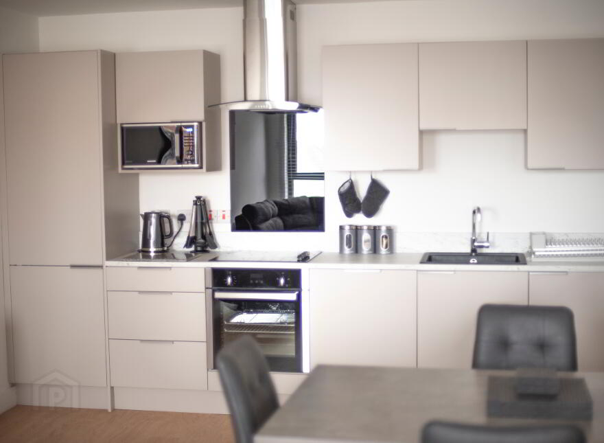 10 Coastal Links Apts, 33-35 Main Street, Portrush, BT56 8FU