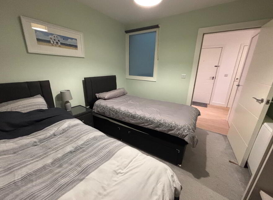 10 Coastal Links Apts, 33-35 Main Street, Portrush, BT56 8FU