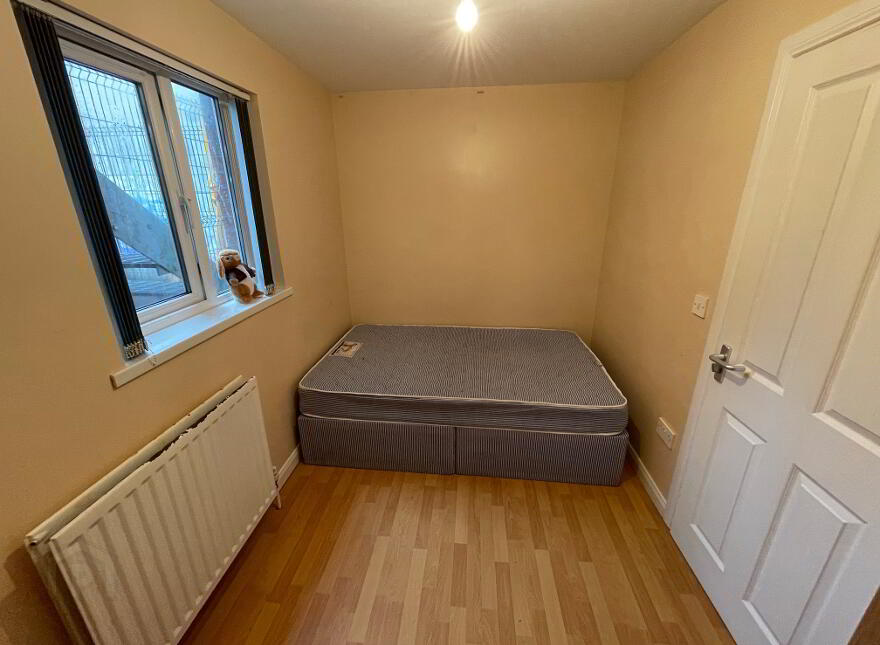 Great 4 Bedroom Apartment, 16 Rugby Avenue, Queens Quarter, Belfast, BT7 1RG