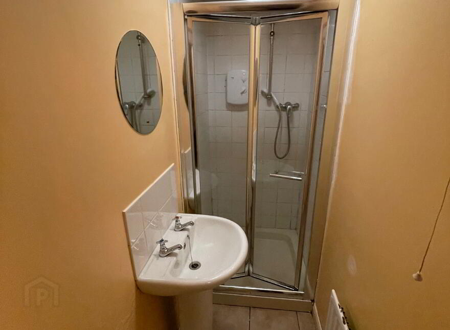 Great 4 Bedroom Apartment, 16 Rugby Avenue, Queens Quarter, Belfast, BT7 1RG