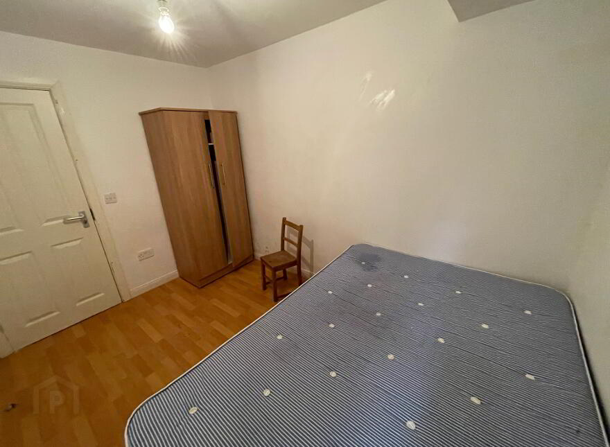 Great 4 Bedroom Apartment, 16 Rugby Avenue, Queens Quarter, Belfast, BT7 1RG
