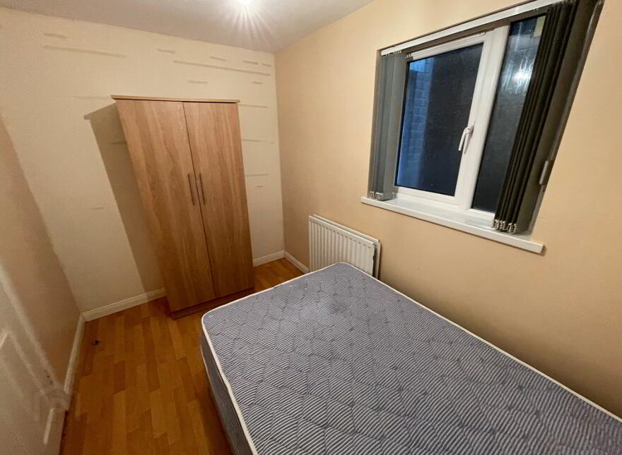 Great 4 Bedroom Apartment, 16 Rugby Avenue, Queens Quarter, Belfast, BT7 1RG