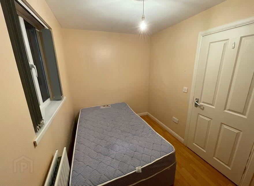 Great 4 Bedroom Apartment, 16 Rugby Avenue, Queens Quarter, Belfast, BT7 1RG